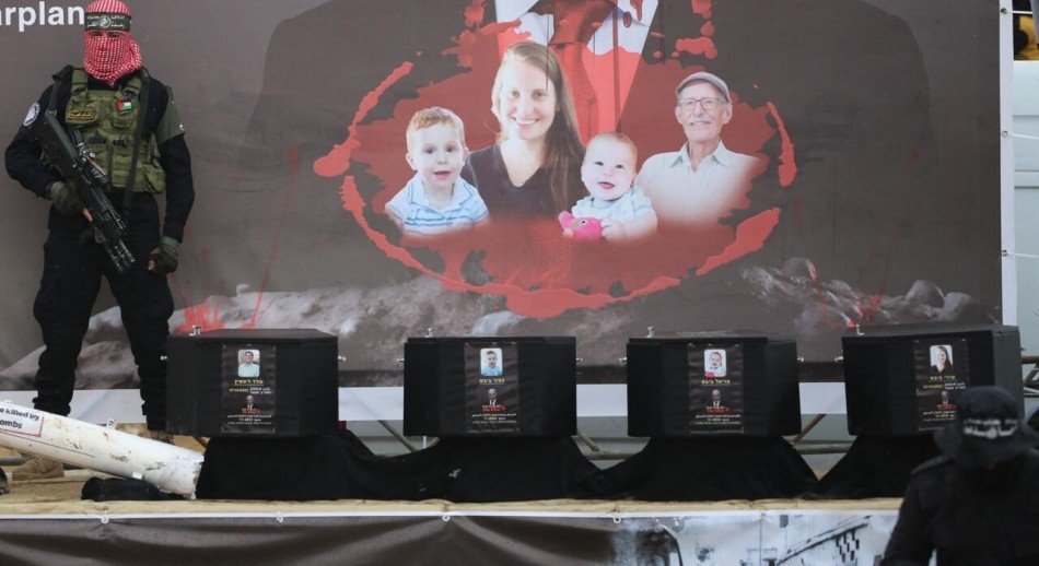 Hamás entregó a Israel los cuerpos de cuatro rehenes: comienza el proceso para identificarlos