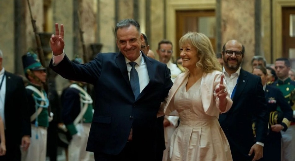 Orsi asumió como presidente de Uruguay: “Seamos siempre adversarios, pero nunca enemigos”