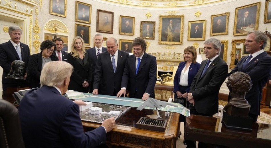 Bessent dijo que el salvataje total podría alcanzar los u$s40.000 millones y volvió a comprar 