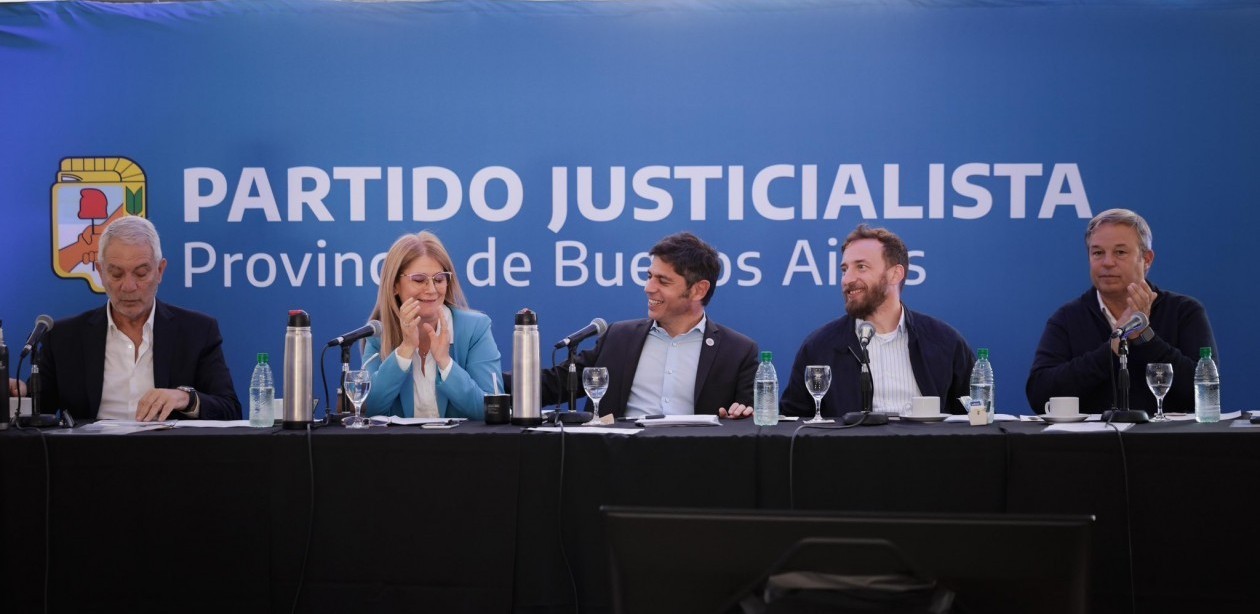 Con el faltazo de Máximo, Kicillof asumió la conducción del PJ bonaerense