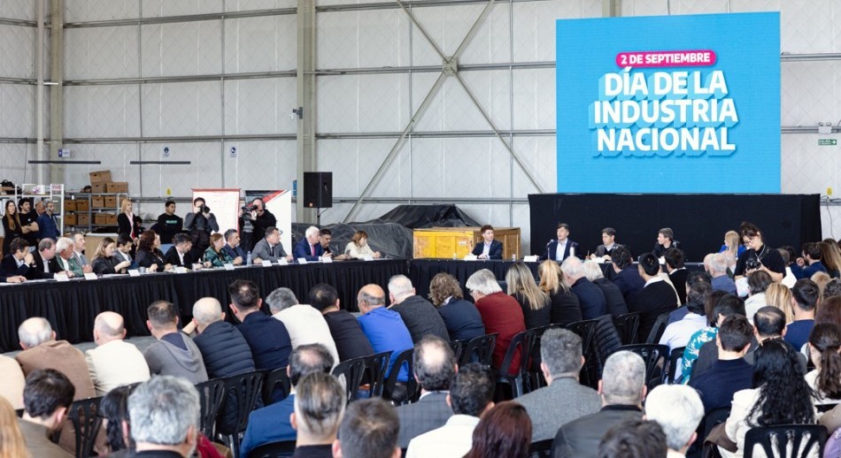 Kicillof apuntó contra Milei e industriales le pidieron que baje Ingresos Brutos