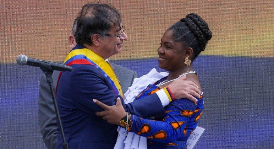 “Hoy empieza la Colombia de lo posible”, afirmó Petro tras asumir como presidente